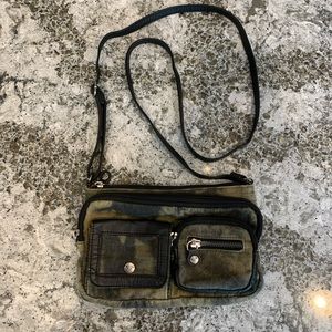 Roxy Crossbody